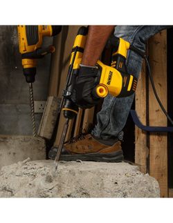Light Combination Hammer Motor Vert. 950W 3,5 J - SDS PLUS with Case TSTAK DEWALT D25333K-QS