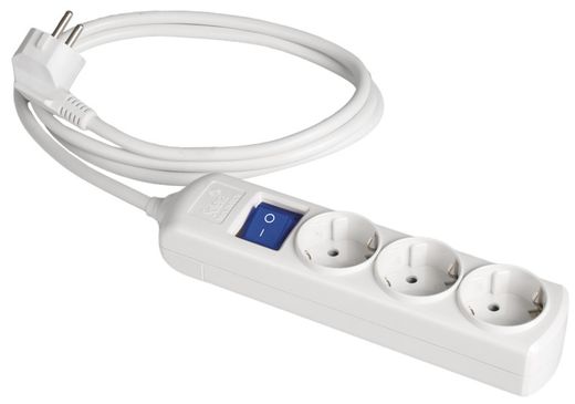 Extensão com 3 bases 2P+E, 16A 250V~, Com interruptor de luz. Cabo de 1,5m.